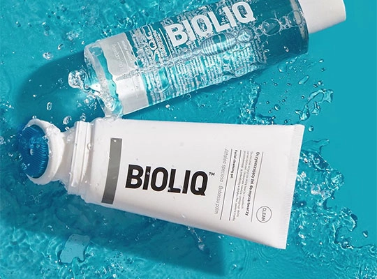Bioliq Clean oczyszczający żel do mycia twarzy ze szczoteczką
