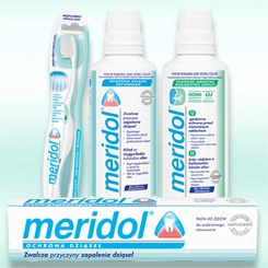 Meridol płyn do płukania jamy ustnej zwalcza zapalenie dziąseł ochrona