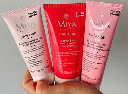 Miya Cosmetics HAND.lab розгладжуючий пілінг рук з оліями