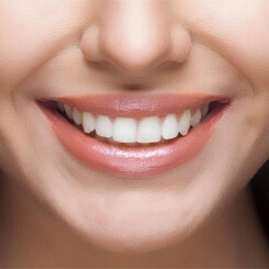 Sensodyne Sensitivity AND Gum szczoteczka do zębów
