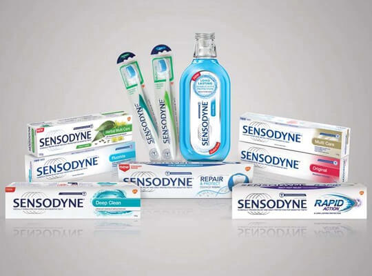 Sensodyne Fluoride Zahnpasta mit Fluorid zum Schutz vor Karies