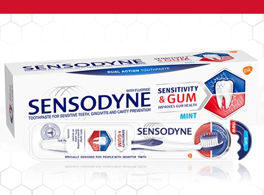Sensodyne Sensitivity & Gum szczoteczka do zębów